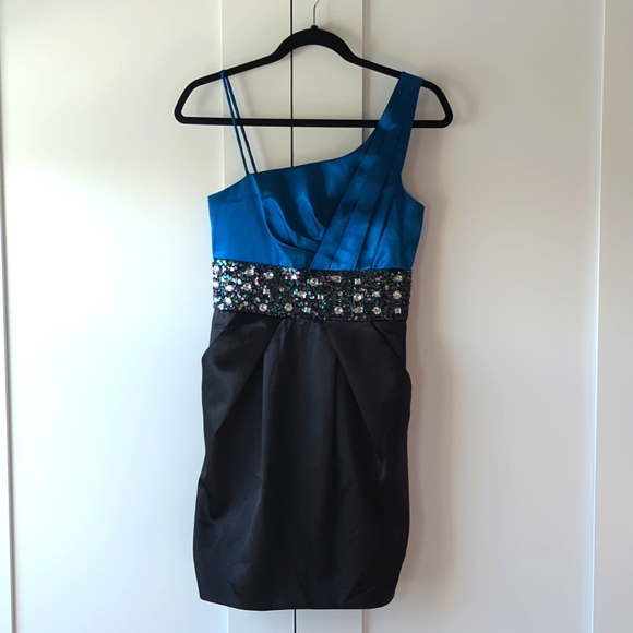 Jeweled blue/black dress | size 5 - Picture 6 of 8